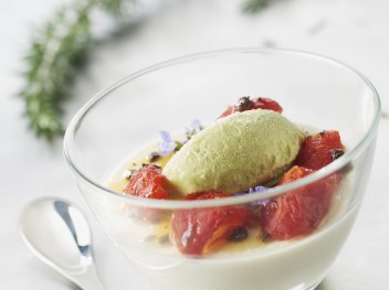 panna cotta au chèvre glace à l'asperge verte